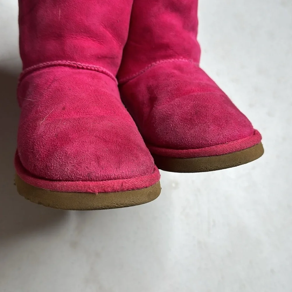 UGG Bailey Bow II Raspberry Pink Shearling Boots Kids Girl Size 4 USED CONDITION